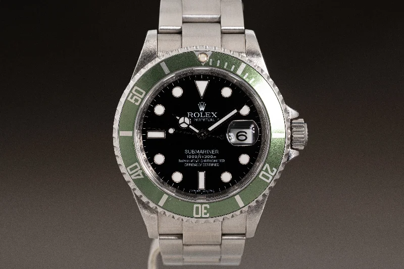 Rolex Watches: Distinctive Style and Precision –2009 Rolex Faded Green Bezel Submariner 16610T