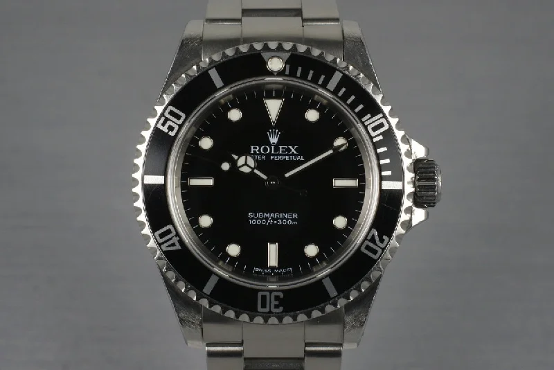 Rolex Watches – An Icon in Every Detail –2003 Rolex Submariner 14060